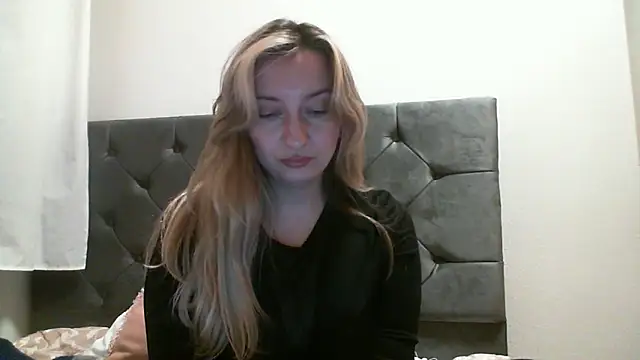 SusanCurt online show from December 20, 2025, 6:11 pm