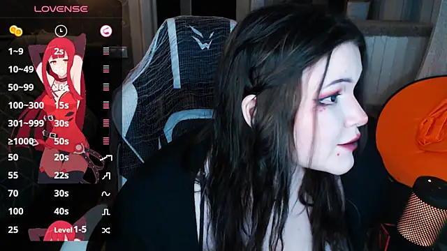 Snapshot of Mini_Mo chatting on October 31, 2025, 8:55 am Mini Mo online show from October 31, 2025, 8:55 am