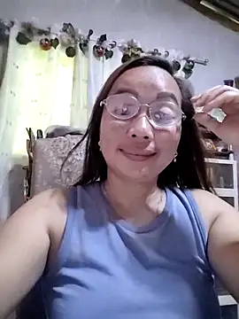 asianwet4u online show from December 18, 2025, 2:05 am