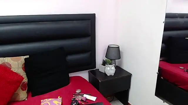 sensual nataliee online show from November 27, 2025, 1:44 pm