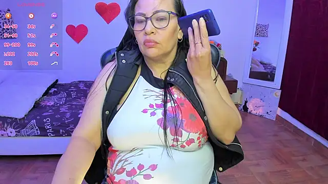 esmeralda milf online show from March 23, 2026, 8:19 pm