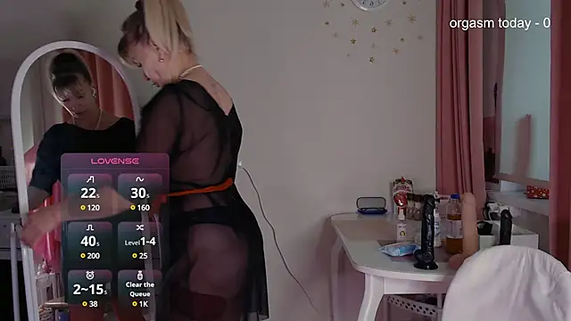 Snapshot of JuliaVilnet chatting on February 24, 2025, 5:11 am JuliaVilnet online show from February 24, 2025, 5:11 am