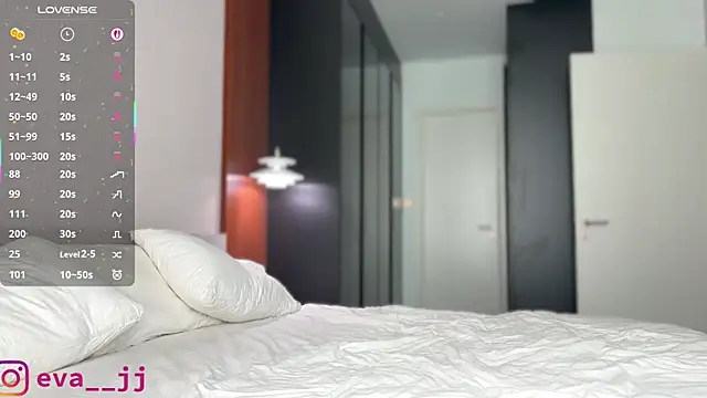 Snapshot of Eva_JJ chatting on December 20, 2025, 3:20 am Eva JJ online show from December 20, 2025, 3:20 am