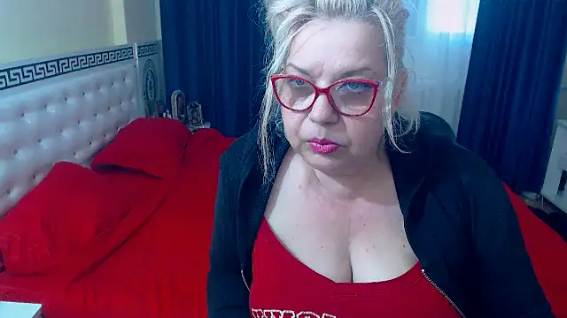 Snapshot of SonyaHotMilf chatting on April 28, 2026, 11:03 am SonyaHotMilf online show from April 28, 2026, 11:03 am
