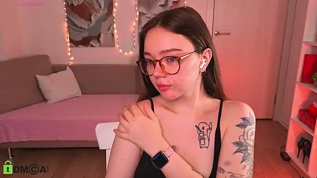 Snapshot of MilenaSaint chatting on November 21, 2025, 5:17 am MilenaSaint online show from November 21, 2025, 5:17 am