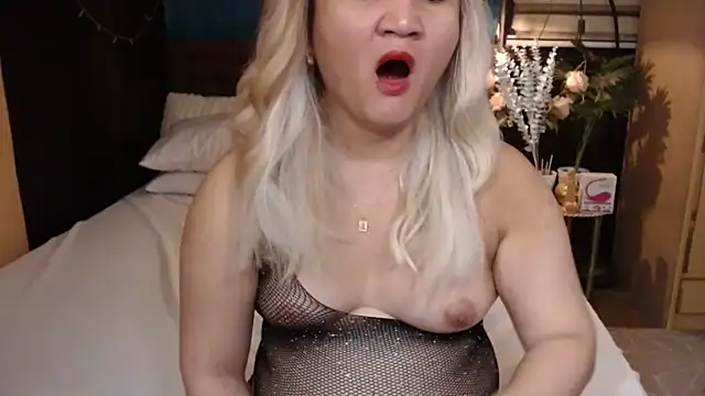 Snapshot of xheavenlytrans chatting on October 31, 2025, 8:49 pm xheavenlytrans online show from October 31, 2025, 8:49 pm