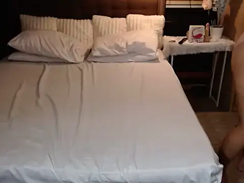 Snapshot of xheavenlytrans chatting on December 4, 2025, 12:59 pm xheavenlytrans online show from December 4, 2025, 12:59 pm