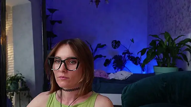 ClaraBendover online show from July 25, 2026, 5:52 pm