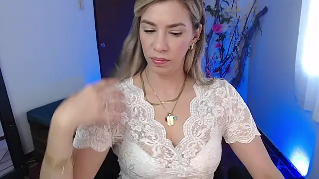 Snapshot of ms_sofia_x chatting on November 4, 2025, 3:27 pm ms sofia x online show from November 4, 2025, 3:27 pm