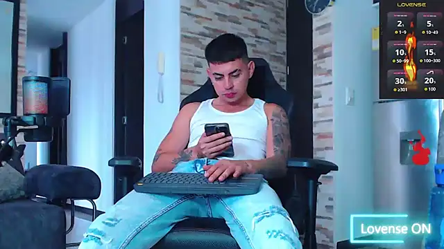 Snapshot of Lobito_xxxl chatting on November 27, 2025, 9:26 pm Lobito xxxl online show from November 27, 2025, 9:26 pm