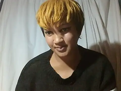 Snapshot of AVRILA chatting on December 16, 2025, 6:50 am AVRILA online show from December 16, 2025, 6:50 am