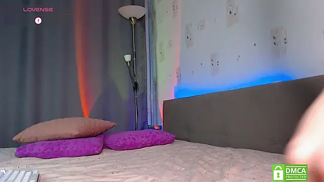 Snapshot of an_ross chatting on September 8, 2025, 5:01 pm an ross online show from September 8, 2025, 5:01 pm