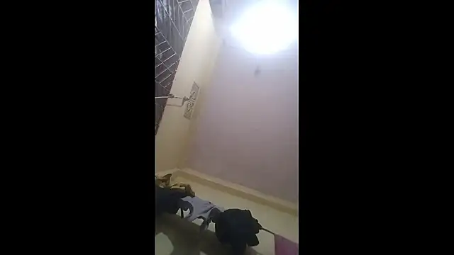 naxusxh online show from November 3, 2025, 3:56 am