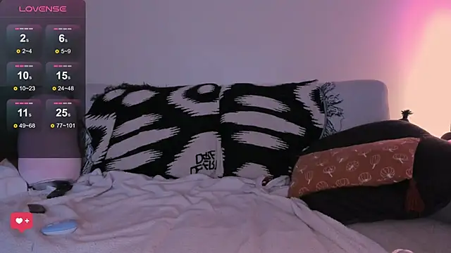 Evie-Luna online show from November 25, 2025, 1:28 am