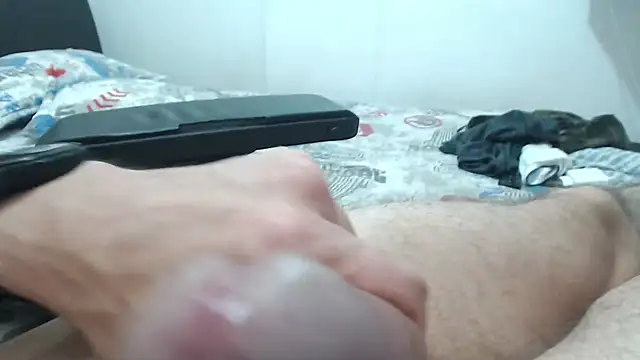 Snapshot of samuelgarcia_ chatting on December 30, 2024, 8:32 am samuelgarcia  online show from December 30, 2024, 8:32 am