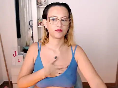 BOREAL MOON online show from March 9, 2026, 5:05 pm