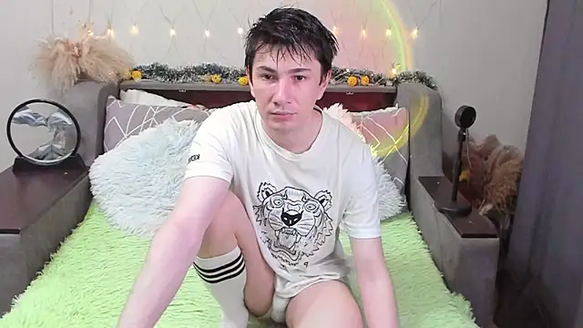 Snapshot of Yumi_steve chatting on October 25, 2025, 5:57 pm Yumi steve online show from October 25, 2025, 5:57 pm