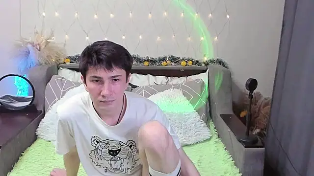 Snapshot of Yumi_steve chatting on November 1, 2025, 11:48 am Yumi steve online show from November 1, 2025, 11:48 am