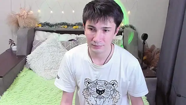 Snapshot of Yumi_steve chatting on October 31, 2025, 12:02 pm Yumi steve online show from October 31, 2025, 12:02 pm