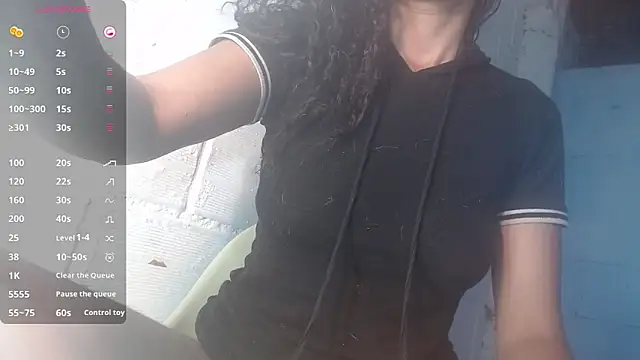 jasminne  online show from October 8, 2025, 6:08 pm