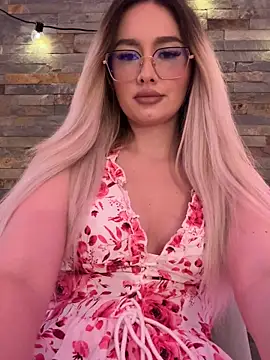 mollyxxx online show from February 23, 2026, 1:23 pm