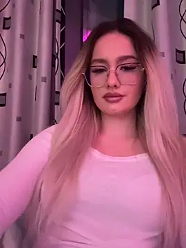 mollyxxx online show from February 24, 2026, 4:13 am