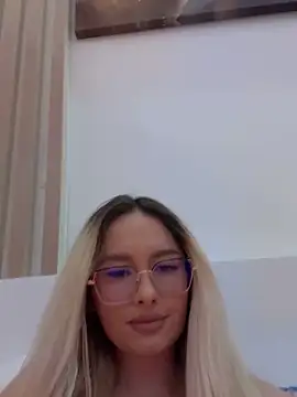 Snapshot of mollyxxx chatting on November 20, 2025, 3:51 am mollyxxx online show from November 20, 2025, 3:51 am