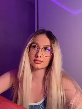 Snapshot of mollyxxx chatting on November 5, 2025, 3:31 am mollyxxx online show from November 5, 2025, 3:31 am