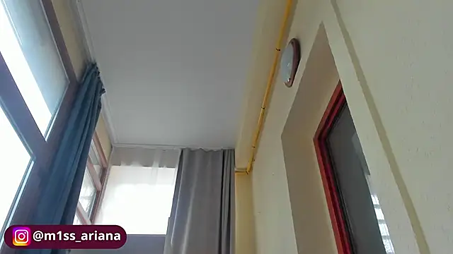 Snapshot of Miss_Ariana_ chatting on November 19, 2025, 7:52 am Miss Ariana online show from November 19, 2025, 7:52 am