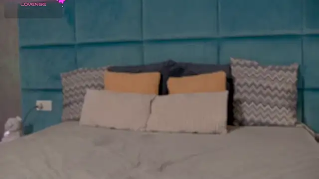 RockQueen A online show from October 8, 2025, 5:31 am