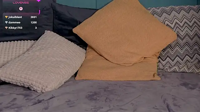 RockQueen A online show from October 6, 2025, 5:02 pm