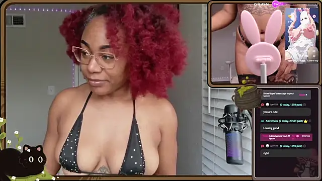 Snapshot of Cheybaaee chatting on November 8, 2025, 6:22 pm Cheybaaee online show from November 8, 2025, 6:22 pm