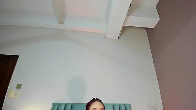 JupiteFox online show from April 8, 2026, 12:56 am