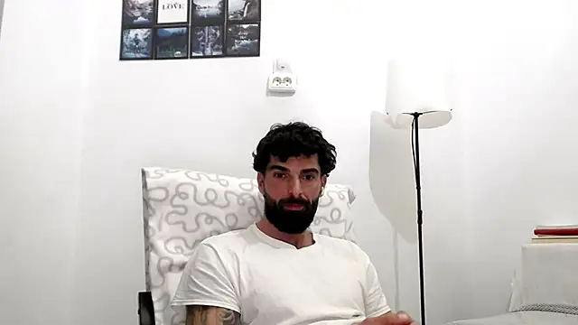 Verycutex online show from March 4, 2026, 5:31 pm