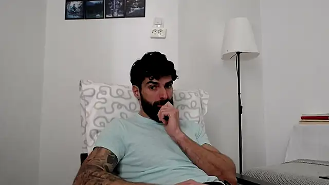 Verycutex online show from February 23, 2026, 9:32 am