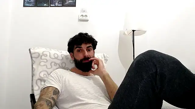 Verycutex online show from February 20, 2026, 8:22 pm