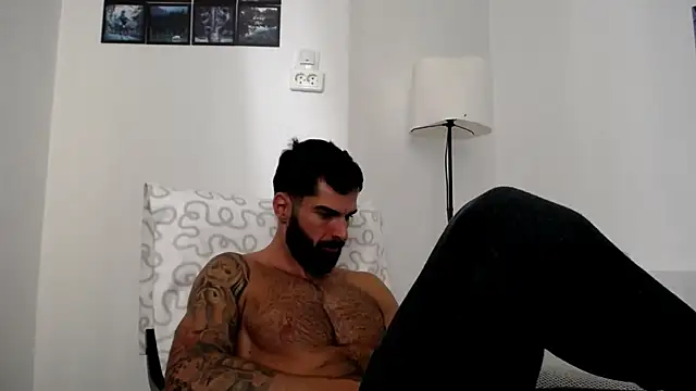 Verycutex online show from October 31, 2025, 8:44 am