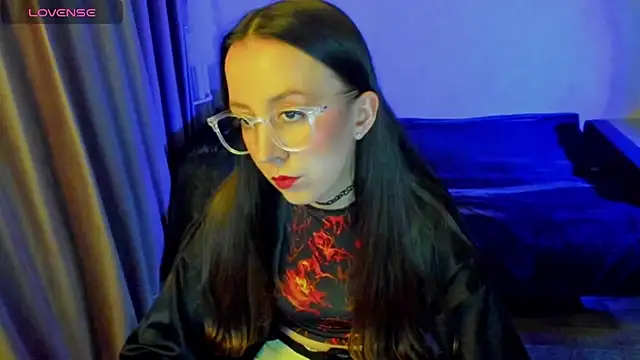 Snapshot of CurlySteph chatting on May 7, 2026, 7:50 pm CurlySteph online show from May 7, 2026, 7:50 pm