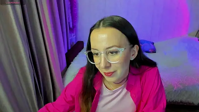 CurlySteph online show from November 14, 2025, 9:07 pm