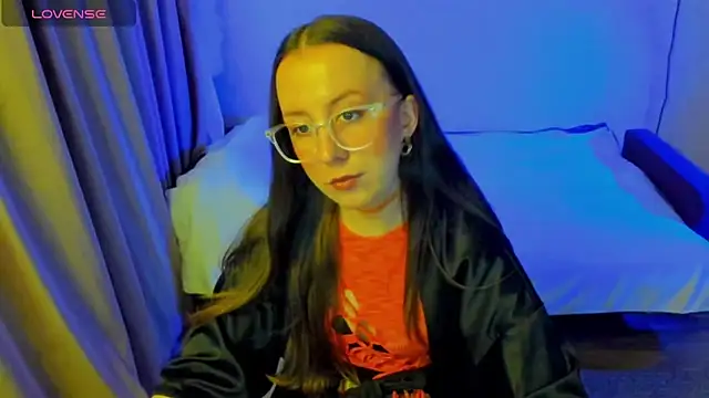 Snapshot of CurlySteph chatting on May 20, 2026, 7:44 pm CurlySteph online show from May 20, 2026, 7:44 pm
