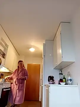 Hottie-Mom online show from March 11, 2026, 8:19 am