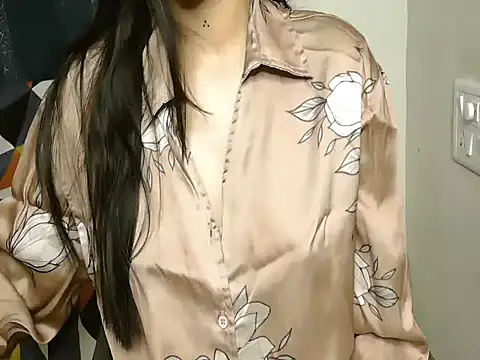 sexy lela online show from April 5, 2026, 5:41 pm