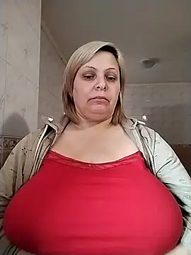 Snapshot of EvaCristal chatting on March 18, 2025, 7:22 am EvaCristal online show from March 18, 2025, 7:22 am