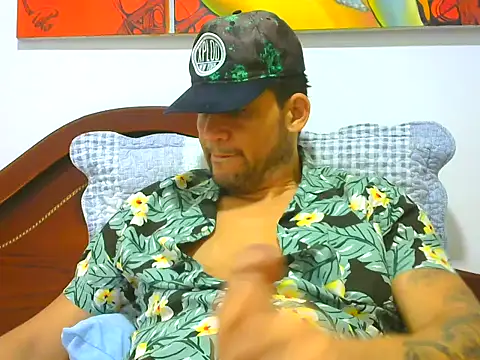 altenori112 online show from April 13, 2026, 8:57 pm