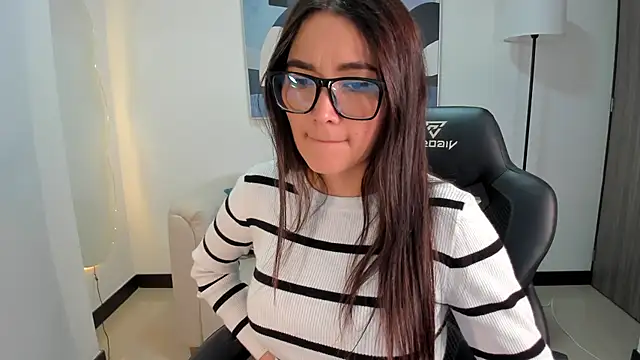 SaraParker  online show from December 18, 2025, 11:08 pm