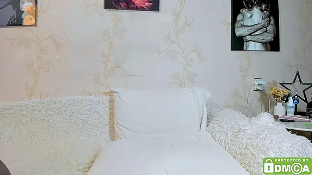 EmmaAmazingEyes online show from May 25, 2026, 6:17 pm