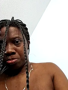 Snapshot of doucebrune chatting on February 13, 2026, 8:53 pm doucebrune online show from February 13, 2026, 8:53 pm