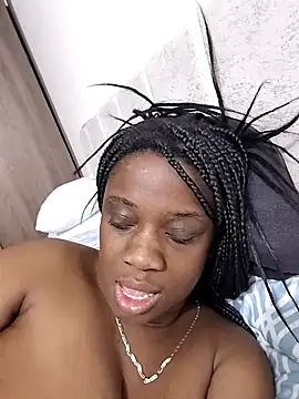 Snapshot of doucebrune chatting on February 22, 2026, 4:48 am doucebrune online show from February 22, 2026, 4:48 am