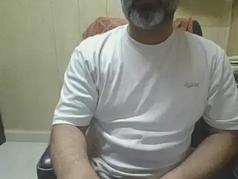 hairymaster95 online show from May 10, 2026, 6:39 am