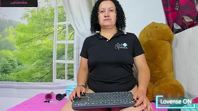 nikool32 online show from March 31, 2026, 11:01 am